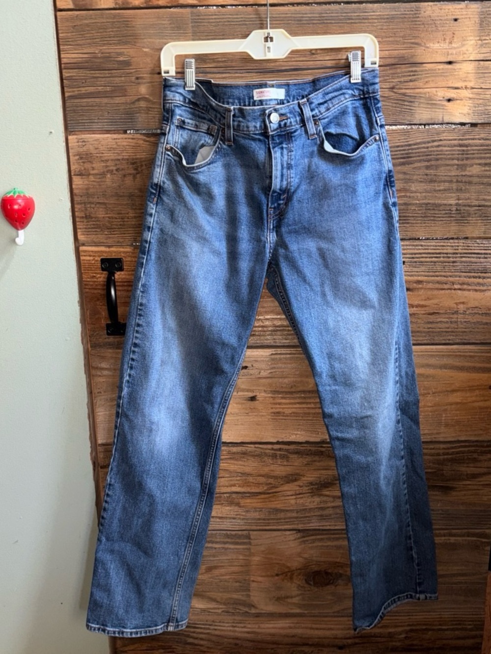 Signature by Levi Strauss Men's Medium Blue Straight Jeans 30 x 32